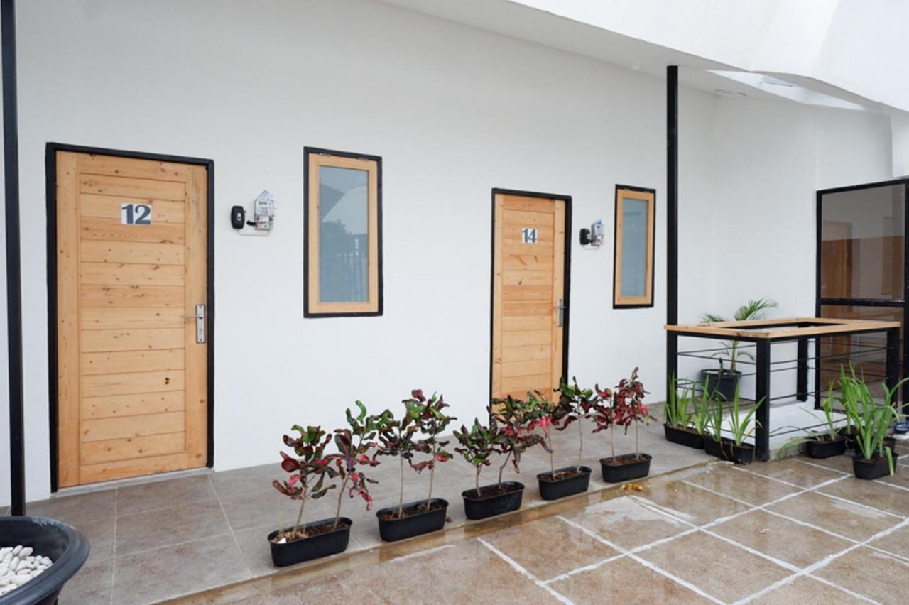 Reddoorz @ Demangan Sari Residence Pakualaman 외부 사진